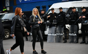 Foto: A. K. / Radiosarajevo.ba / Rijele navijača FK Željezničar idu prema stadionu