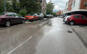 Foto: Čitatelj/Radiosarajevo.ba / Rupa na cesti na Ciglanama