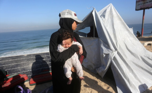 Foto: Anadolija / Palestinci bježe od izraelskih napada