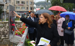 Foto: Dž. K. / Radiosarajevo.ba / Polaganje cvijeća