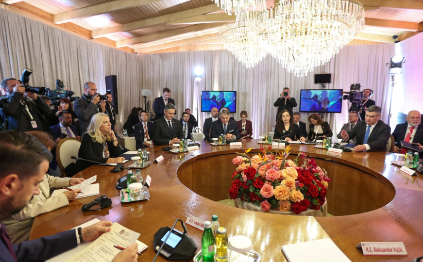 Dr. Denis Bećirović u Draču