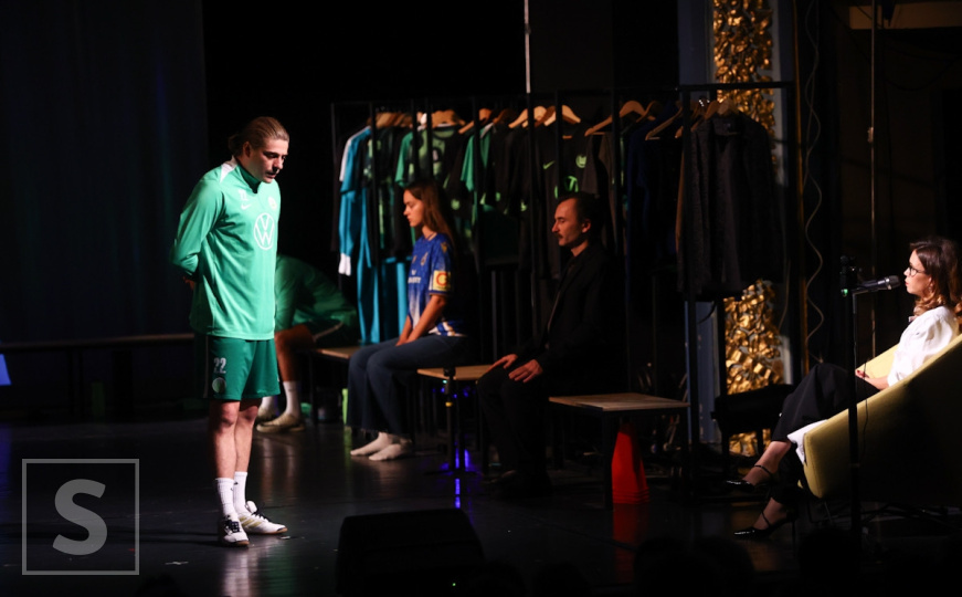 Jezik kopačke na MESS-u