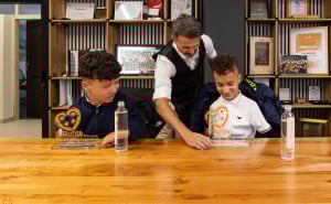 Foto: Pomozi.ba / Ismail Zulfić i Ismail Barlov postali prvi ambasadori humanosti