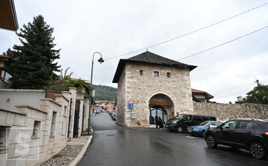 Vratničke kapije (Ploča)