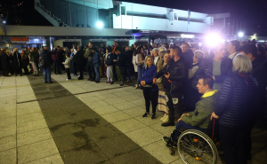 Foto: Dž. K. / Radiosarajevo.ba / Raja ispred Doma mladih u čast Halida Bešlića