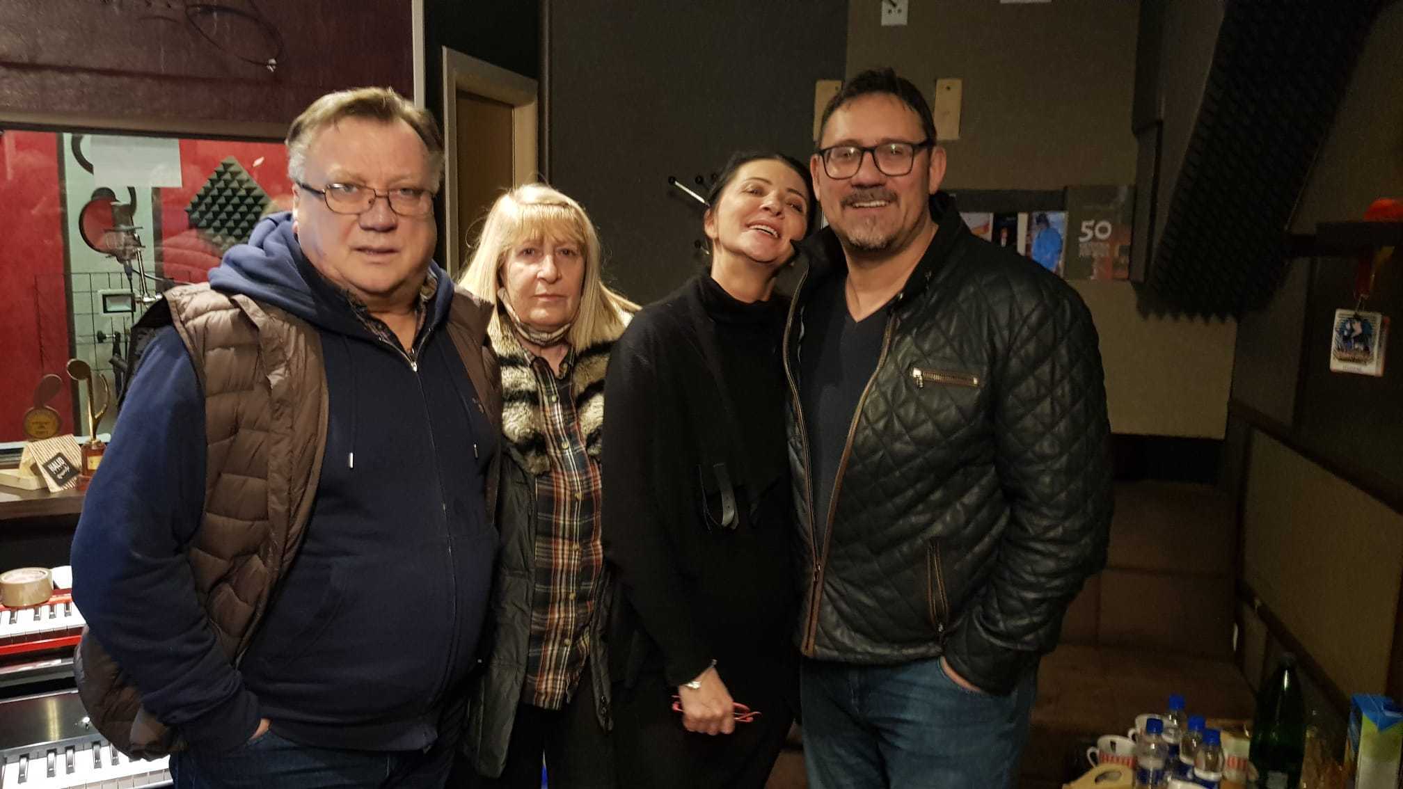 Halid Bešlić i njegova supruga Sejda sa Mirkom i Draganom Šenkovski