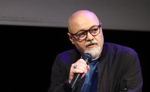 Foto: Dž.K. / Radiosarajevo.ba / Zijahu Sokoloviću uručen Zlatni lovorov vijenac za doprinos umjetnosti teatra Festivala MESS