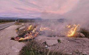 Foto: Hercegovina.info / Požar uz cestu Čitluk – Žitomislići