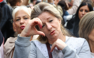 Foto: Dž. K. / Radiosarajevo.ba / Građani se okupili ispred Vječne vatre u čast Halida Bešlića