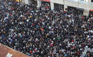 Foto: Dž. K. / Radiosarajevo.ba / Ispred Vječne vatre u čast Halida Bešlića