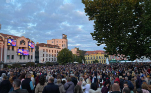 Foto: Tuzlanski.ba  / Tuzla za Halida Bešlića