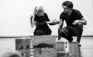 Foto: Velija Hasanbegović / Iman Bubić s kolegama tokom probe za mjuzikl "Sarajevo, moje drago"