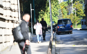 Foto: A. K. / Radiosarajevo.ba / Policija pretresa prostorije Vlade KS