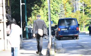 Foto: A. K. / Radiosarajevo.ba / Policija pretresa prostorije Vlade KS