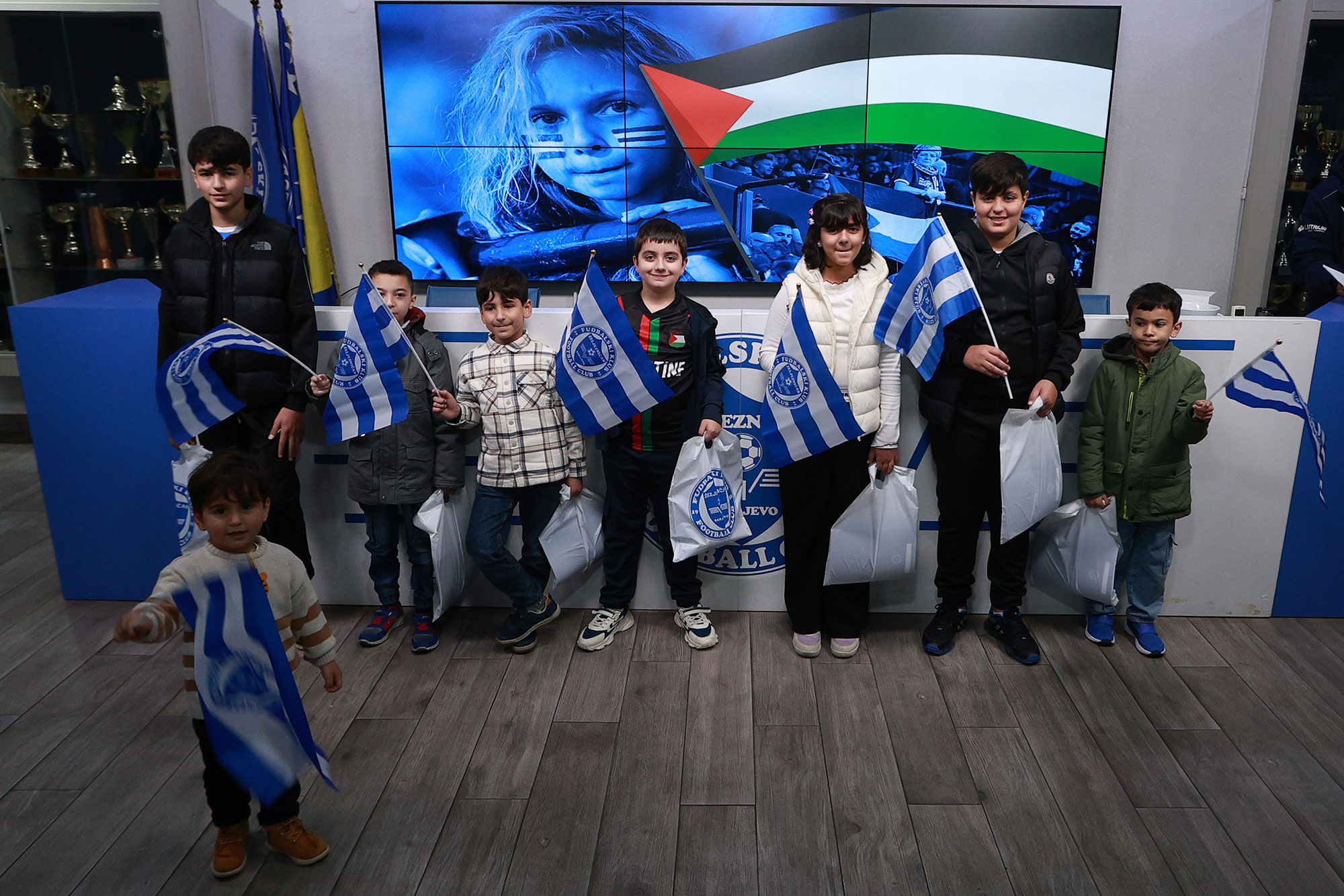 Palestinska djeca na stadionu Plavih