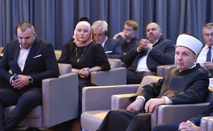 Fena    / Međunarodni skup "Poziv na mir, kraj ratova i poštivanje međunarodnog prava"