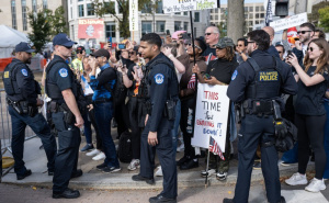 Foto: EPA - EFE / Protesti "Nema kraljeva" širom SAD-a