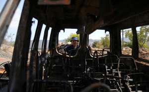 Foto: AA / Nelegalni izraelski doseljenici zapalili palestinska vozila u blizini Betlehema