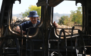 Foto: AA / Nelegalni izraelski doseljenici zapalili palestinska vozila u blizini Betlehema