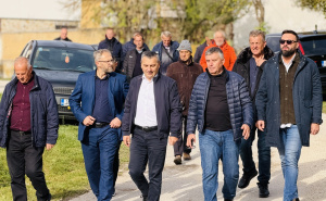 Foto: Ustupljena fotografija / Dizdar i Magoda posjetili rodno mjesto Halida Bešlića