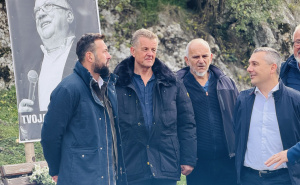 Foto: Ustupljena fotografija / Dizdar i Magoda posjetili rodno mjesto Halida Bešlića