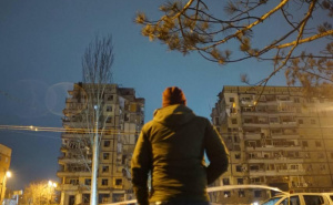 Foto: Ustupljena fotografija / Oleksandr Alifanov kod stambene zgrade koja je pogođena