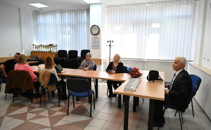 Foto: N.G / Radiosarajevo.ba / Dodjela telefona u Udruženju slijepih KS