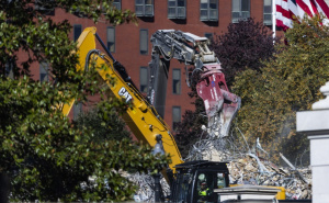 Foto: EPA - EFE / Rušenje istočnog krila Bijele kuće