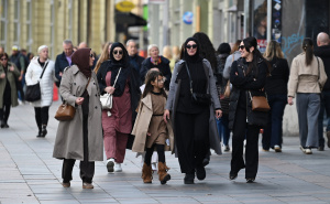 Foto: N.G./Radiosarajevo.ba / Jesenja moda na ulicama Sarajeva