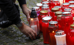 Foto: Borut Živulović/F.A. BOBO/PIXSELL / Svijeće za Aleša Šutara