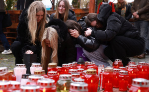 Foto: Borut Živulović/F.A. BOBO/PIXSELL / Svijeće za Aleša Šutara