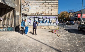 Foto: A.K./Radiosarajevo.ba / Obrušila se fasada na Drveniji