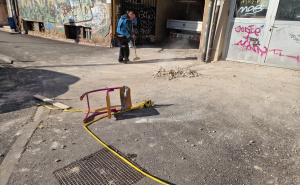 Foto: A.K./Radiosarajevo.ba / Obrušila se fasada na Drveniji