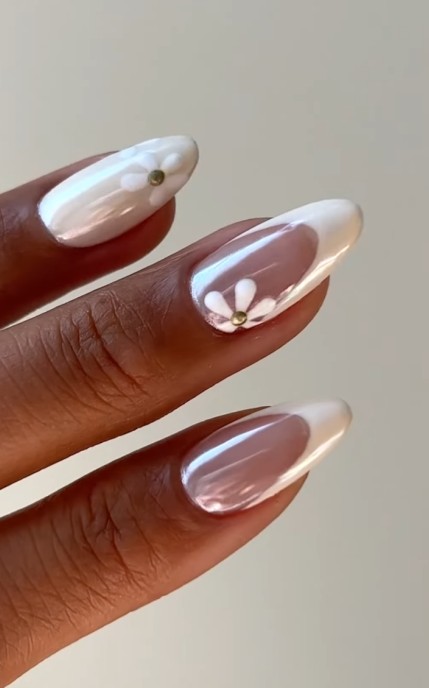 @lulus - Vanilla nokti sa ornamentima