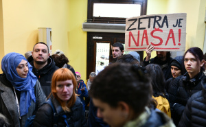 Foto: A. K. / Radiosarajevo.ba / Građani i građanke ušle u Vladu KS