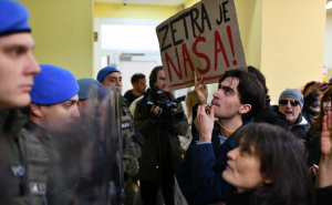 Foto: A. K. / Radiosarajevo.ba / Građani i građanke ušle u Vladu KS