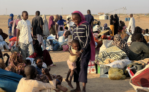 Foto: Anadolija  / Sudanci idu prema humanitarnim kampovima