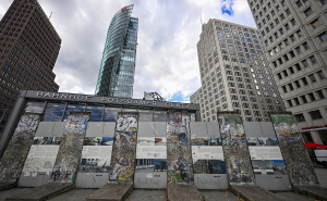 Foto: Anadolija  / Ostaci Berlinskog zida nalaze se u 57 država