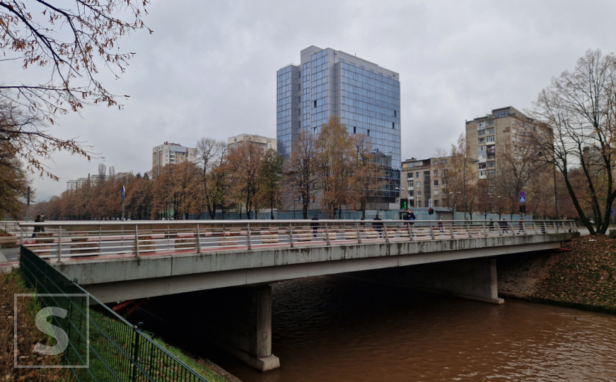 Most u ulici Hamdije Ćemerlića (bivši Most bratstva i jedinstva), Grbavica