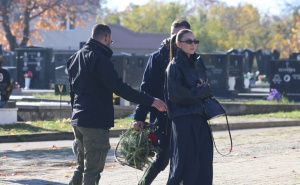 Foto: Zoran Ilić / Ringier / Džejla Ramović na sahrani Rajku Šerifoviću