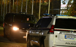 Foto: A. K. / Radiosarajevo.ba / Jake policijske snage pred Zetrom