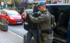 Foto: Dž. K. / Radiosarajevo.ba / Privođenje osumnjičenih u Kantonalno Tužilaštvo KS