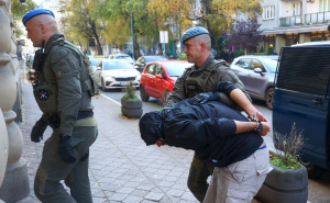 Foto: Dž. K. / Radiosarajevo.ba / Privođenje osumnjičenih u Kantonalno Tužilaštvo KS