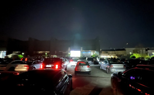 Foto: N. G. / Radiosarajevo.ba / Na parkingu ispred Zetre organizovano zajedničko gledanje utakmice