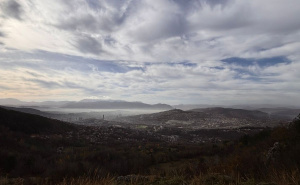 Foto: N.G./Radiosarajevo.ba / Pogled na Sarajevo s Barica