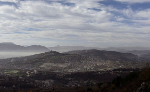 Foto: N.G./Radiosarajevo.ba / Pogled na Sarajevo s Barica