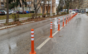 Foto: N. G. / Radiosarajevo.ba / Postavljeni čunjevi na cesti u sarajevskom naselju Grbavica