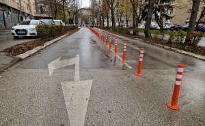 Foto: N. G. / Radiosarajevo.ba / Postavljeni čunjevi na cesti u sarajevskom naselju Grbavica