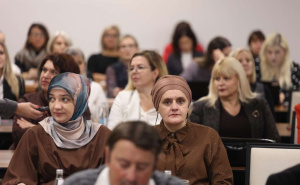 Foto: FENA / Predstavljen priručnik 'Kako učiti i podučavati o ratu u BiH'