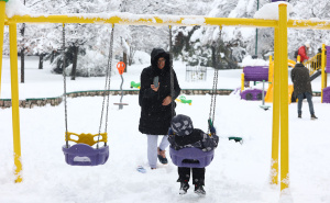 Foto: Dž. K. / Radiosarajevo.ba / Najmlađi uživaju u snijegu